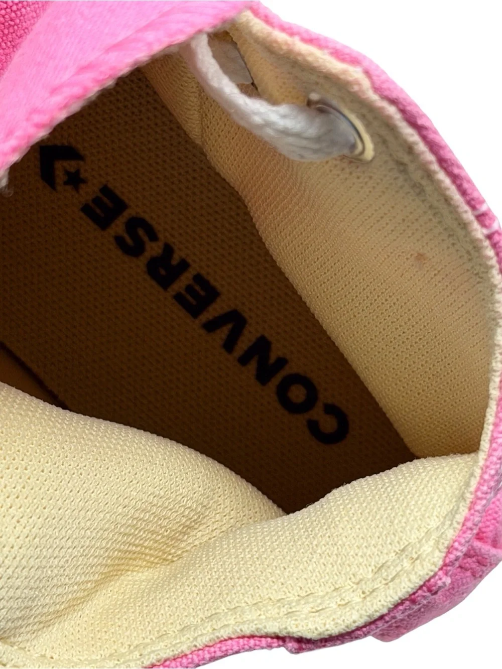 Converse Chuck Taylor High Top Pink Sneakers Youth size US 1/EU 32
